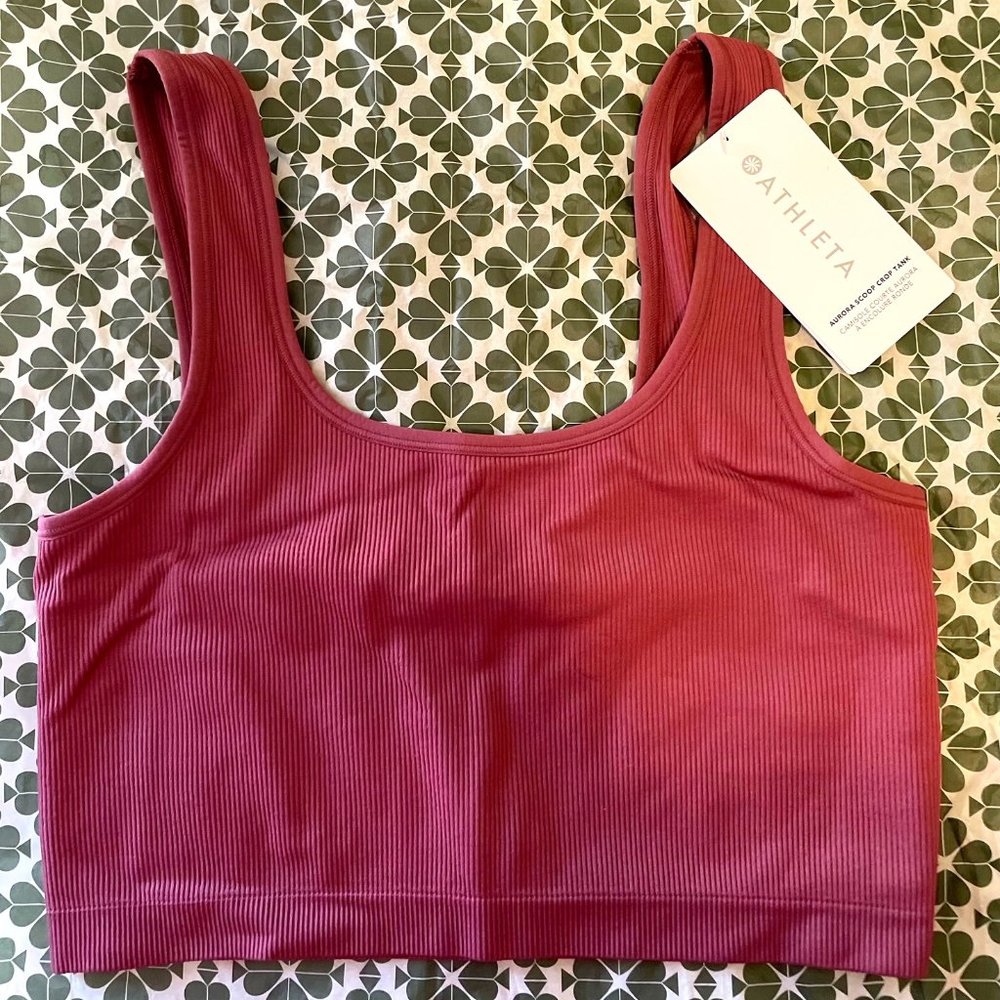 NWT Athleta Aurora Seamless Scoop Crop Tank Size S (brand new with tag)